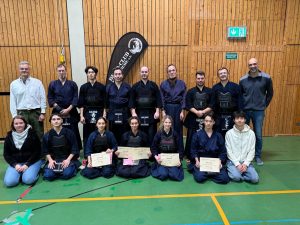 Gruppenbild des Teams aus Karlsruhe mit einigen der vielen Helfer und Helferinnen